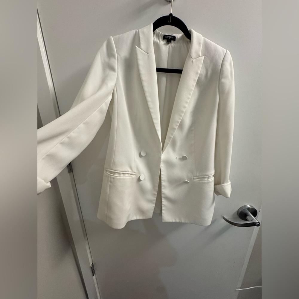 Express White Blazer with Notched Lapels